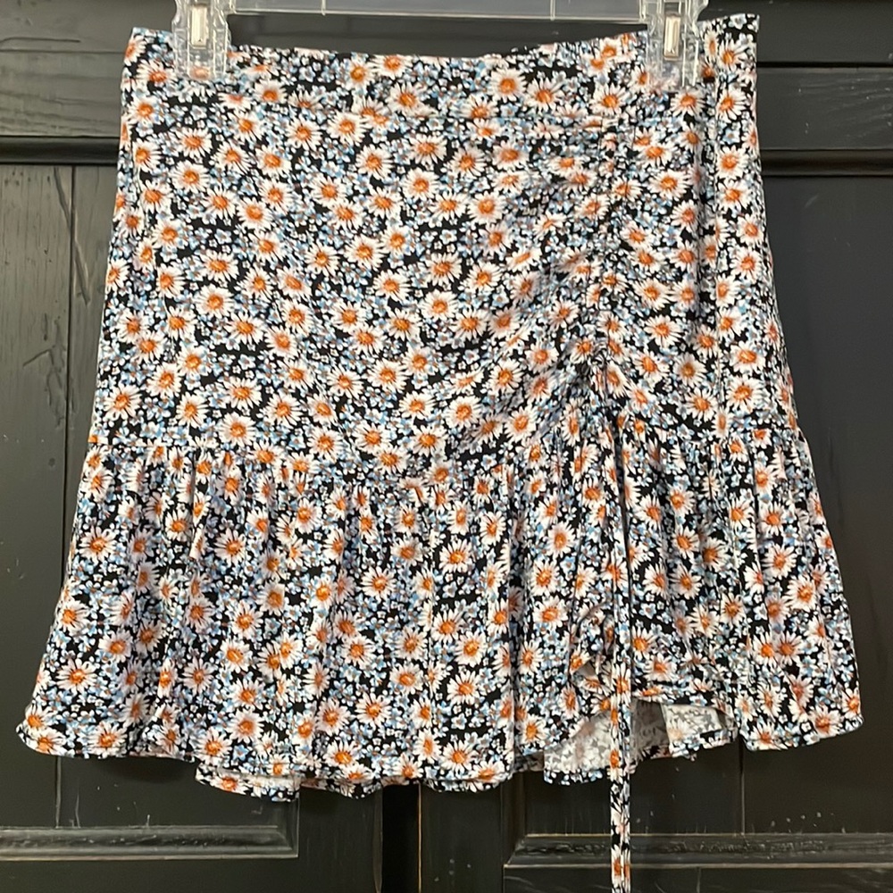 Flower power skirt with flare!